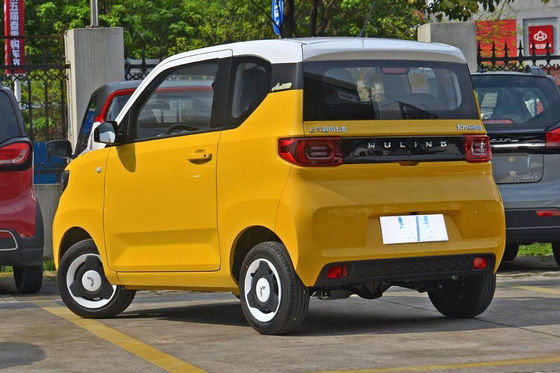 Tamaño compacto de los mini EV de los coches del 120-170KM de Wuling Ev del coche 3 asientos de las puertas 4