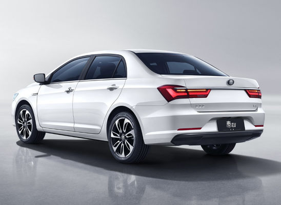 4 puertas 5 asientan el paseo cómodo de Byd Qin Ev los 400-450KM de los coches de BYD EV