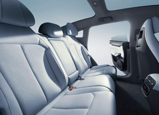 El salto C01 viaja en automóvili el coche eléctrico los 525-717KM que 4 puertas 5 asientan la carga rápida 0.67H