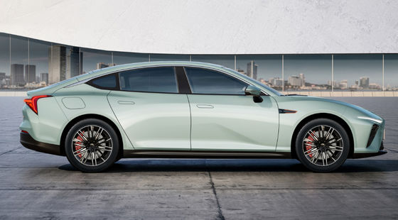 Mediados de vehículo eléctrico grande de los 650-715KM Nezha Automobile Nezha S