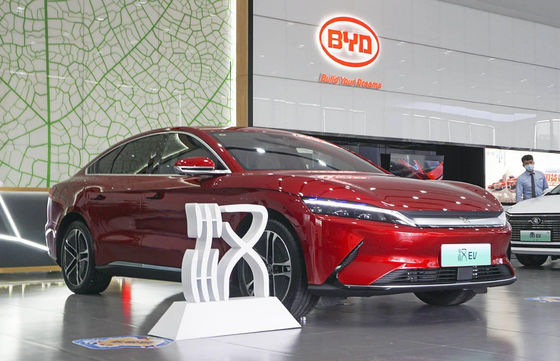 5 puertas 5 asientan los coches mediados de Byd grande Han Ev de BYD EV los 610-715KM