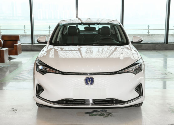 Coche compacto del sedán de los asientos de las puertas 5 de Changan Eado EV460 los 365-405KM Changan EV 5