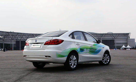 Coche compacto del sedán de los asientos de las puertas 5 de Changan Eado EV460 los 365-405KM Changan EV 5