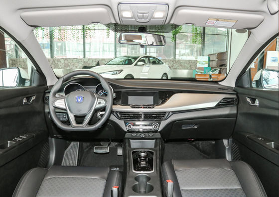 Coche compacto del sedán de los asientos de las puertas 5 de Changan Eado EV460 los 365-405KM Changan EV 5