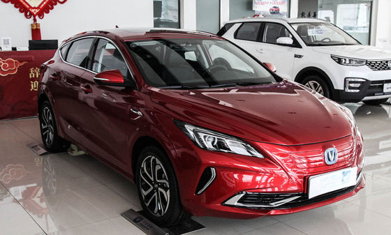 Los 405KM Changan Eado Y cabina cómoda del coche compacto eléctrico puro del sedán