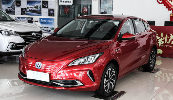 Los 405KM Changan Eado Y cabina cómoda del coche compacto eléctrico puro del sedán
