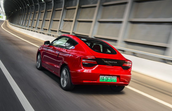 El salto de los 305-451KM viaja en automóvili la carga rápida eléctrica de las puertas 4seats 1H del motor S01 3 del salto del coche