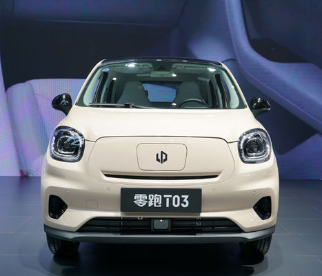 5 puertas 4 asientos saltan la carga rápida 0.6H del motor T03 Mini Car los 403KM