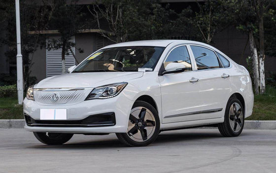 Puertas eléctricas puras del coche compacto 4 de los 400KM Dongfeng Fengshen E70 5 asientos