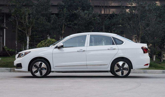 Puertas eléctricas puras del coche compacto 4 de los 400KM Dongfeng Fengshen E70 5 asientos