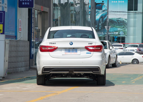 Coches eléctricos puros de S60EV Dongfeng Ev los 415KM con 4 puertas 5 asientos