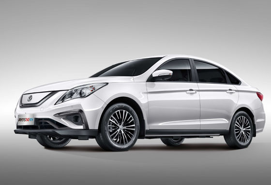 Puertas del acuerdo 4 del vehículo eléctrico los 415KM del motor de Fengxing S50 Dongfeng 5 asientos