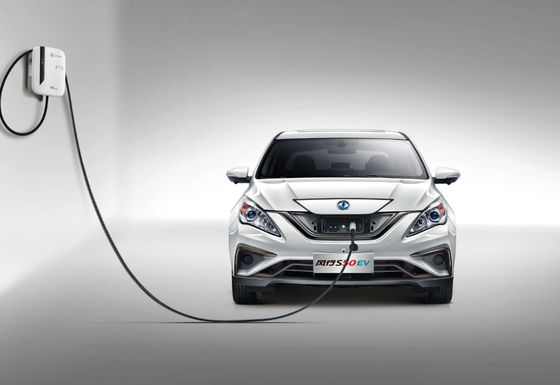 Puertas del acuerdo 4 del vehículo eléctrico los 415KM del motor de Fengxing S50 Dongfeng 5 asientos