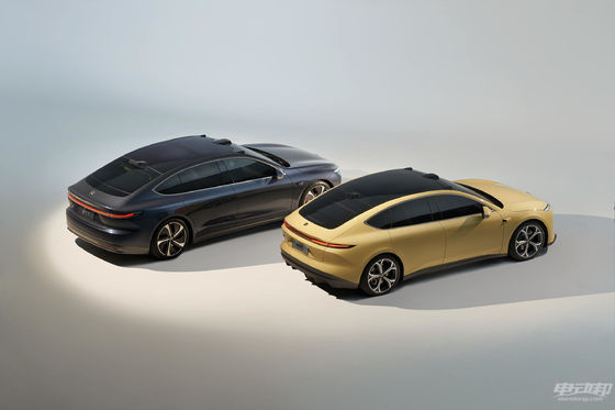 Rendimiento de tamaño mediano los 550-700KM de los coches eléctricos del NIO Et5 alto 4 puertas 5 asientos