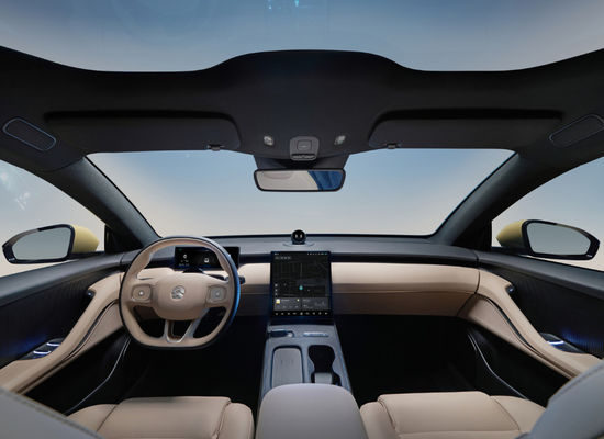 Rendimiento de tamaño mediano los 550-700KM de los coches eléctricos del NIO Et5 alto 4 puertas 5 asientos