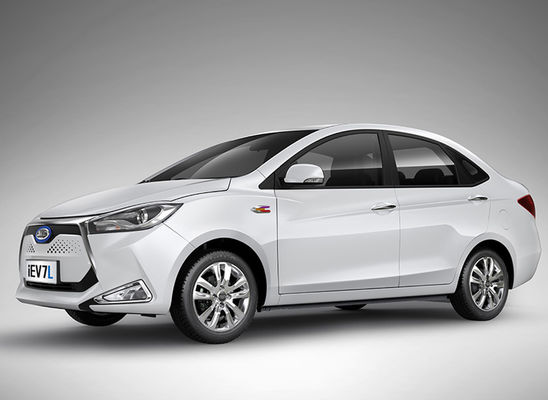 4 de las puertas 5 de los asientos pequeño Ev coche de JAC Electric Car los 320KM JAC IEV7L