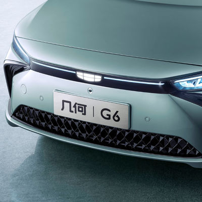 Puertas eléctricas puras autos de la geometría G6 de los 480-620KM Geely 5 5 asientos