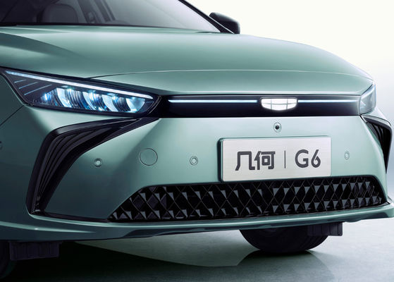 Puertas eléctricas puras autos de la geometría G6 de los 480-620KM Geely 5 5 asientos