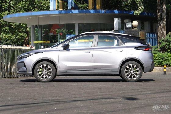 Acuerdo los 400-550KM del coche eléctrico de la geometría C Geely 5 puertas 5 asientos