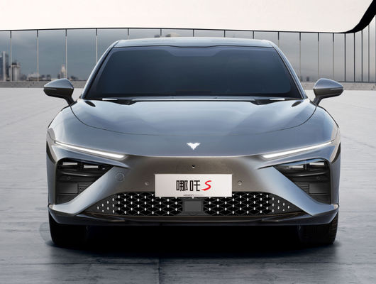 Puertas del vehículo eléctrico 4 de los 650-715KM Nezha Automobile Hozon NETA S 5 asientos
