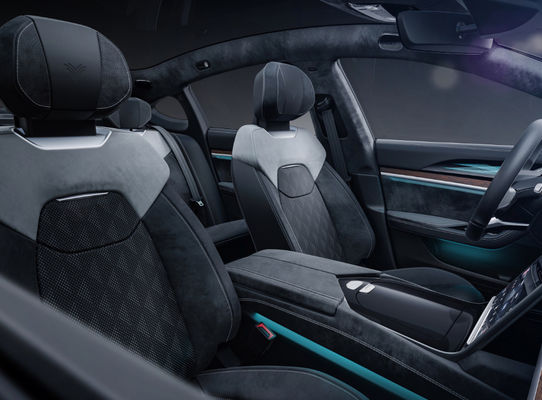 Puertas del vehículo eléctrico 4 de los 650-715KM Nezha Automobile Hozon NETA S 5 asientos