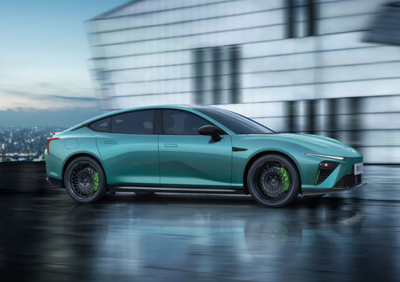 Puertas del vehículo eléctrico 4 de los 650-715KM Nezha Automobile Hozon NETA S 5 asientos