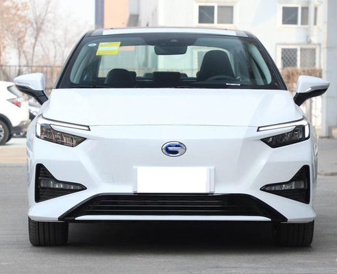 El coche eléctrico los 510KM del sedán de Guangqi Yilue EA6 4 puertas 5 asienta la carga rápida 0.78H