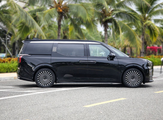Puertas del alto rendimiento 5 de la gama larga del coche eléctrico de los 702-822KM MPV 6 asientos