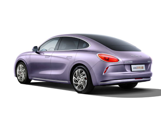 4 puertas 5 asientan el vehículo eléctrico puro auto del gato los 555-705KM del relámpago de ORA