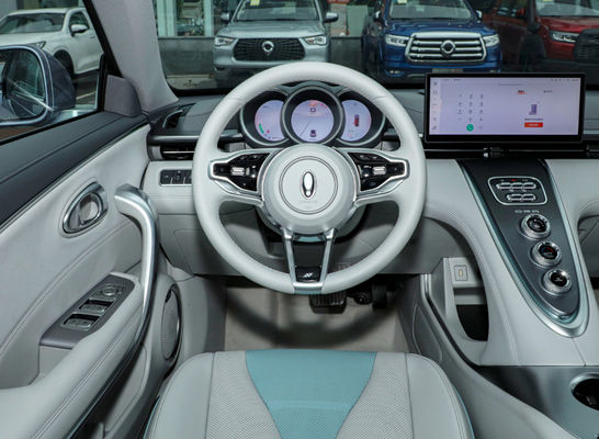 4 puertas 5 asientan el vehículo eléctrico puro auto del gato los 555-705KM del relámpago de ORA