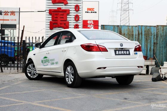 Estándar oficial los 365-405KM del coche eléctrico 2022 del sedán de Changan Eado EV460