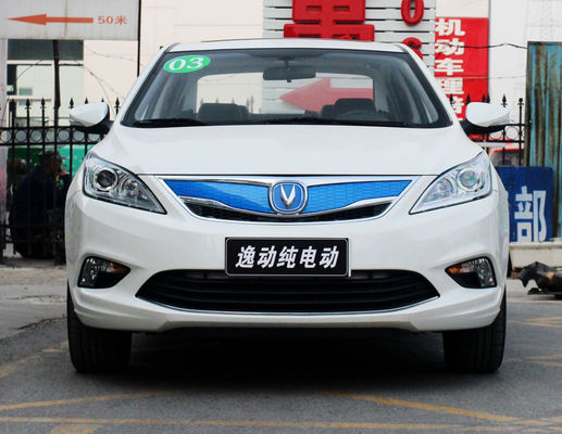Estándar oficial los 365-405KM del coche eléctrico 2022 del sedán de Changan Eado EV460