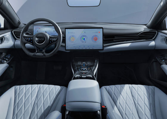 Coche eléctrico los 550-700KM de tamaño mediano del sedán del sello de Byd 5 puertas 5 asientos