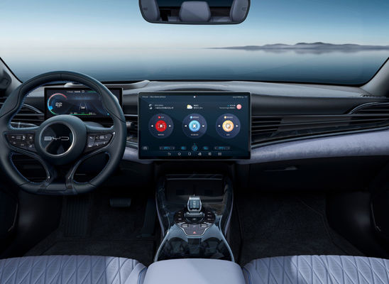 Coche eléctrico los 550-700KM de tamaño mediano del sedán del sello de Byd 5 puertas 5 asientos