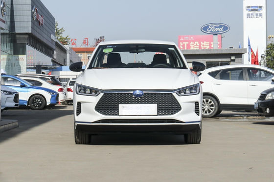Estándar oficial los 401KM del coche eléctrico del sedán de E3 Byd 4 puertas 5 asientos