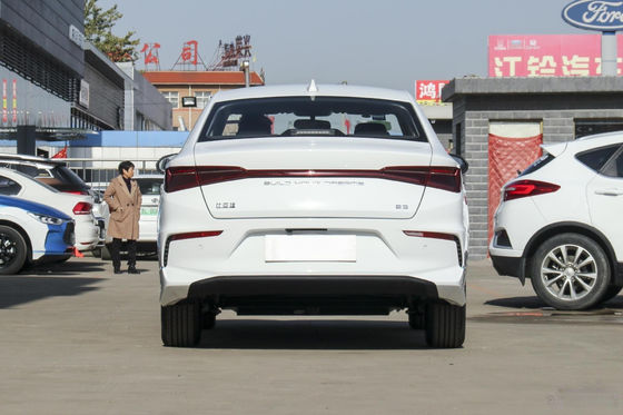 Estándar oficial los 401KM del coche eléctrico del sedán de E3 Byd 4 puertas 5 asientos